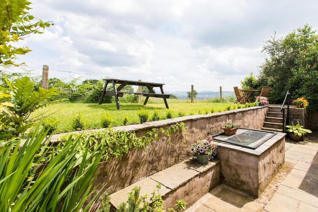 Perfect Cottage Retreat Near The Brecon Beacons Llanwrda Exterior foto